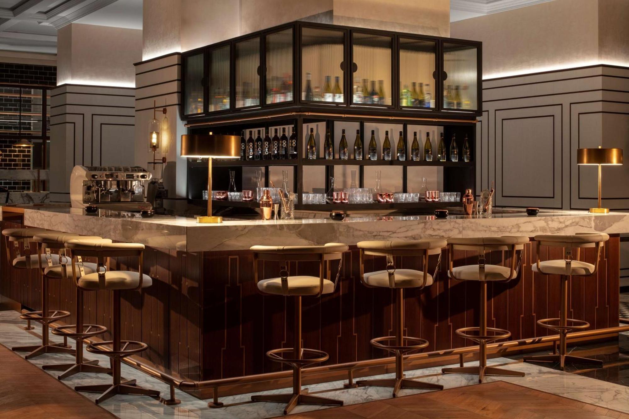 Grand Hyatt Amman Amã Exterior foto The bar at the Concourse