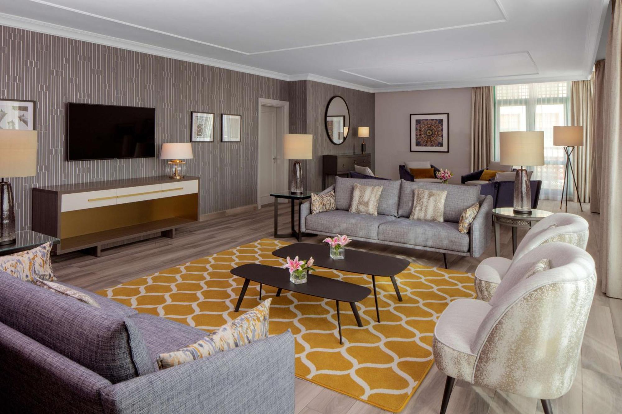 Grand Hyatt Amman Amã Exterior foto The living room of a suite at The Westin Palace, Madrid